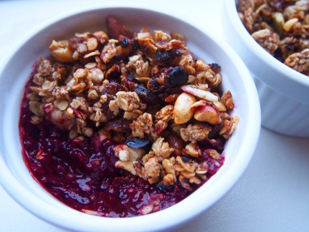 Healthy Oat and Nut Berry Crumble